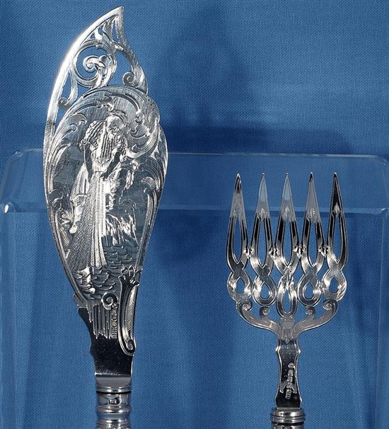 A cased set of early Victorian silver fish servers, knife 330mm.